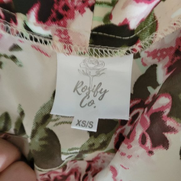 Rosify Co Bath Robe - Picture 4 of 4